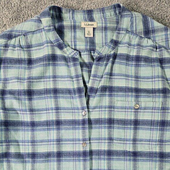 L.L. Bean 100% Cotton Flannel Blue Plaid Split Neck Button-Up Shirt Cabincore - Picture 4 of 9